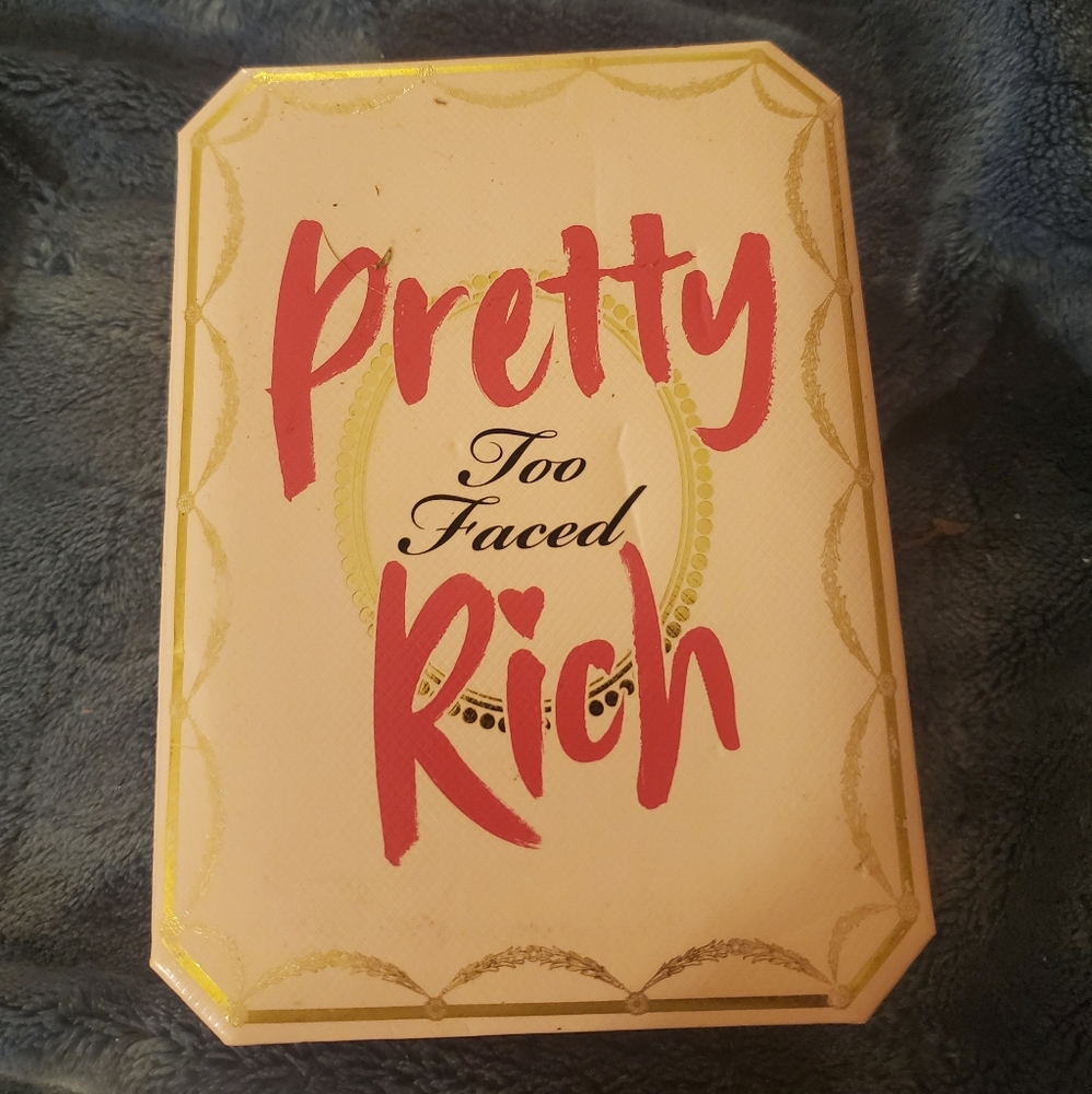 Too faced Pretty Rich Eyeshadow Palette